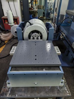 Sistemas de ensaio de vibração de 3 eixos para simulação de estradas de peças automotivas